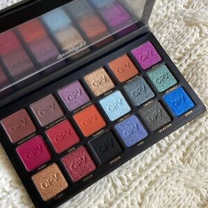 OPV BEAUTY|eyeshadow palette|Spotlight|BNIB